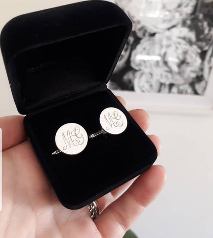 Round initial cufflinks
