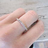Twisted wire ring