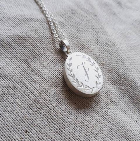 Engraved personalized necklace oval pendant with personalized engraving